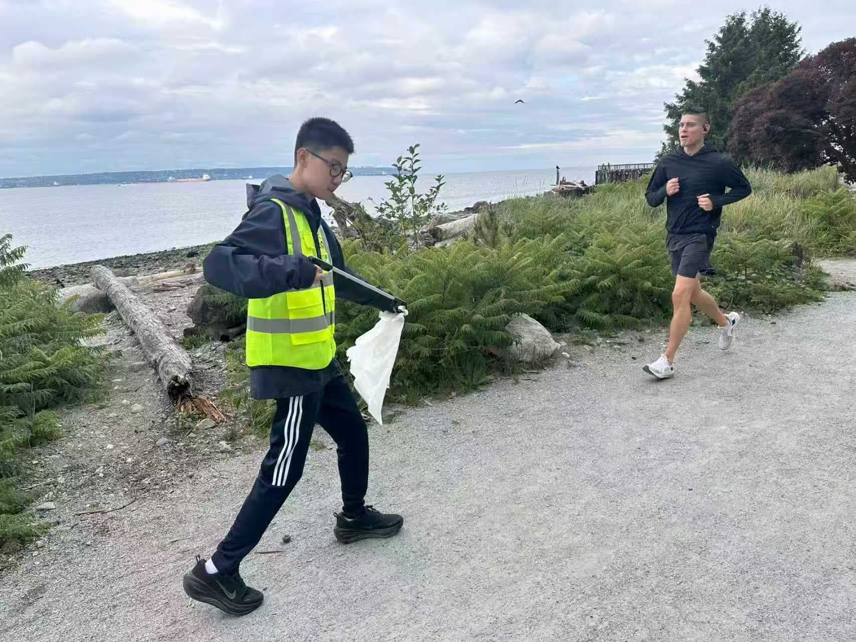 AOC Community Cleanup Activity: West Vancouver Centennial Seawalk photo 18