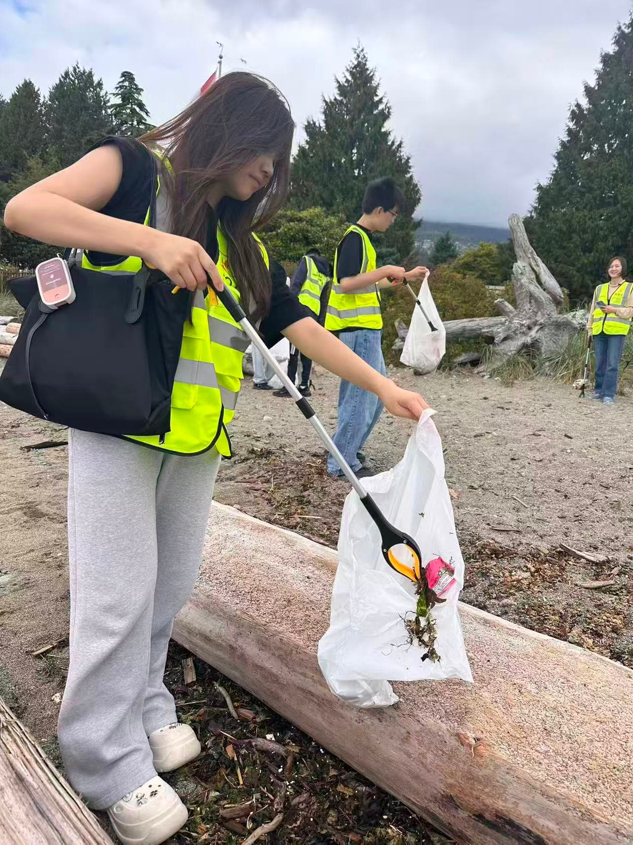 AOC Community Cleanup Activity: West Vancouver Centennial Seawalk photo 8