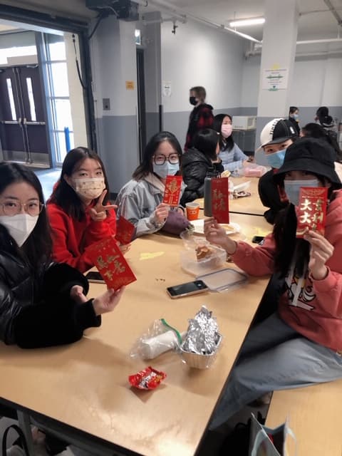 red envelope Van photo 8