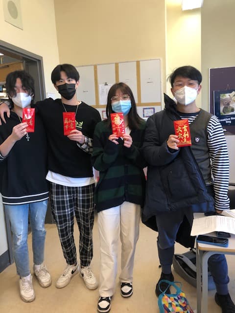 red envelope Van photo 13