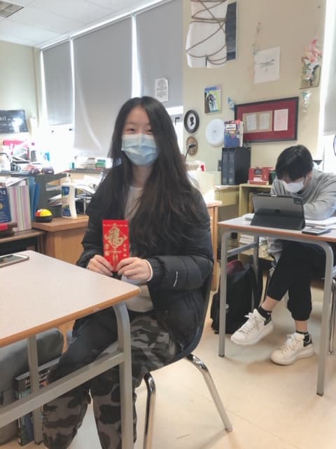 red envelope Van photo 11